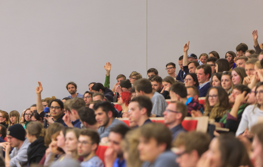 Publikum im Audimax (Foto: Swen Reichhold)